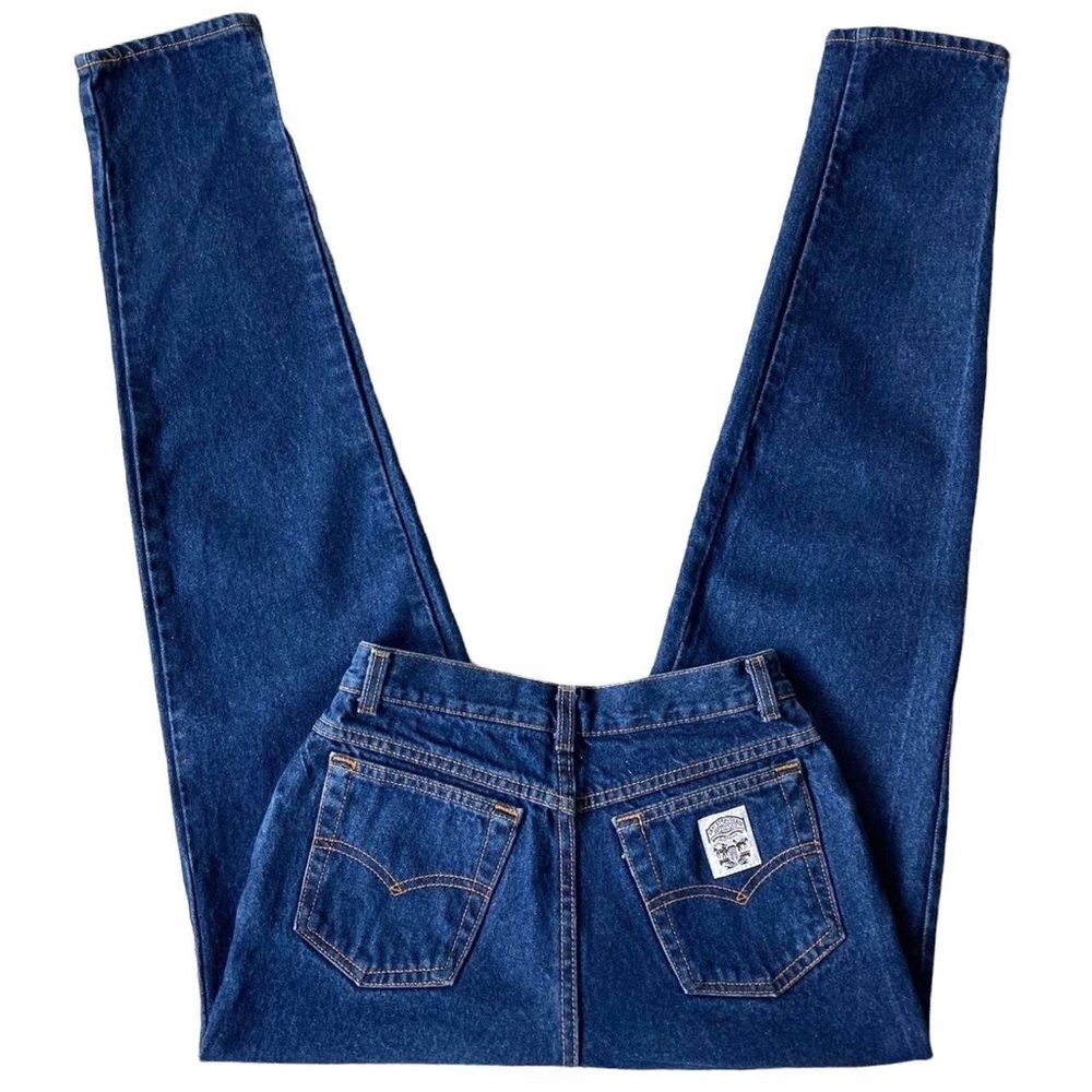 VTG 1988 High Waisted Dark Wash Levi’s Mom Jeans ⭐️